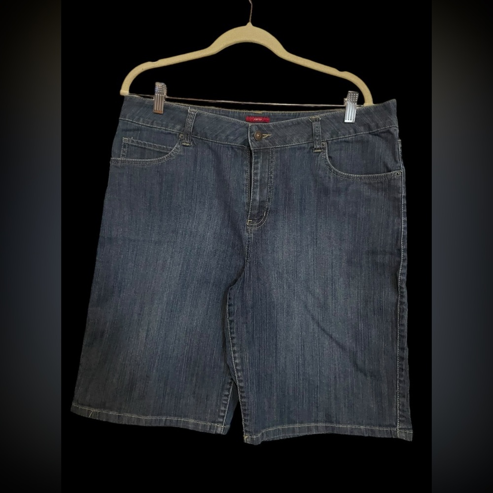 Merona Women’s Denim Shorts - Size 16